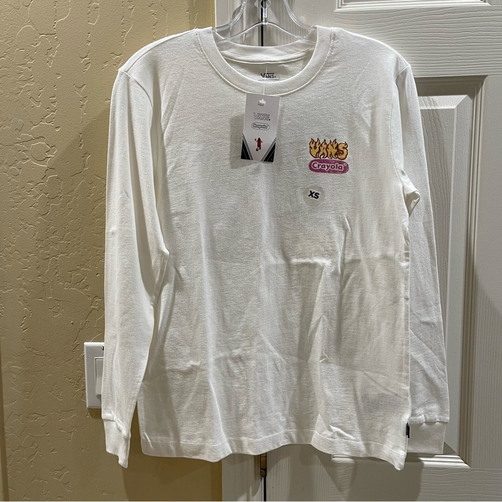 Vans Crayola Mail Doodle Long
Sleeve Shirt women new with tags size XSmall
